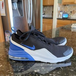 Nike Air Max Motion 6 youth EUC